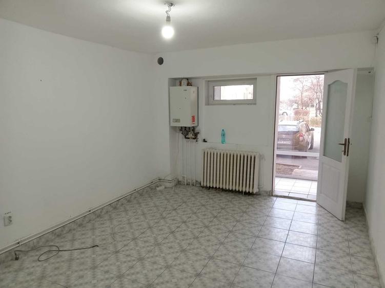 Apartament cu 2 camere decomandat în Exterior Vest