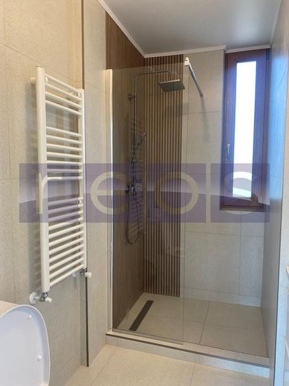 Apartament cu 3 camere decomandat, mobilat în Băneasa
