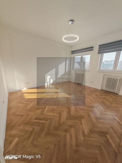 Apartament cu 5 camere în Centrul Civic