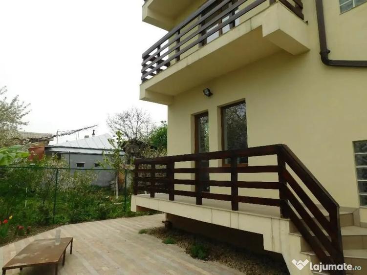 Casă cu 4 camere cu Teren 250 Mp în Berceni