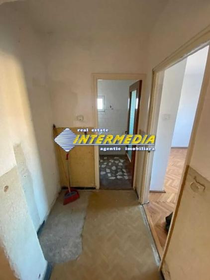Apartament cu 3 camere decomandat în Cetate