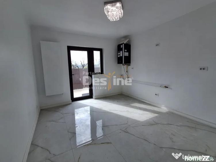 Casă cu 6 camere cu Teren 500 Mp în Valea Adâncă