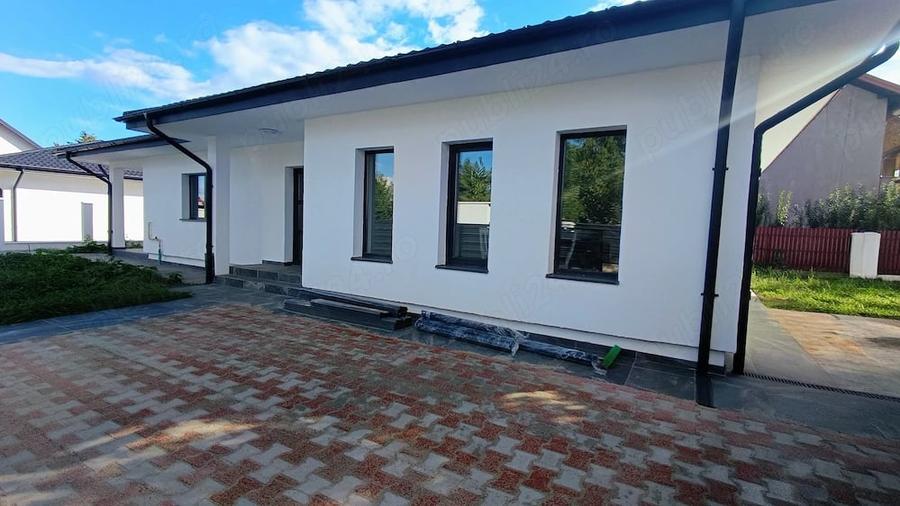 Casă cu 4 camere cu Teren 490 Mp în Dancu