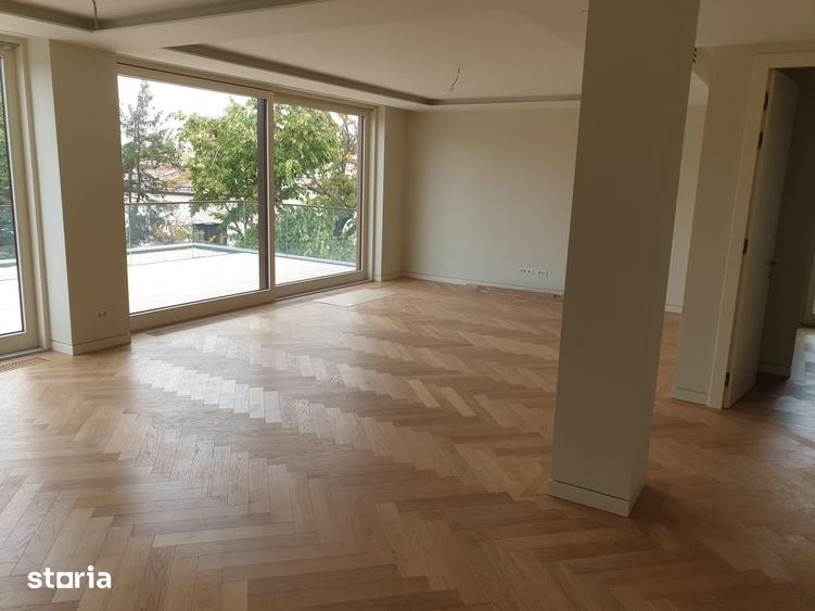 Apartament cu 4 camere în Dorobanți