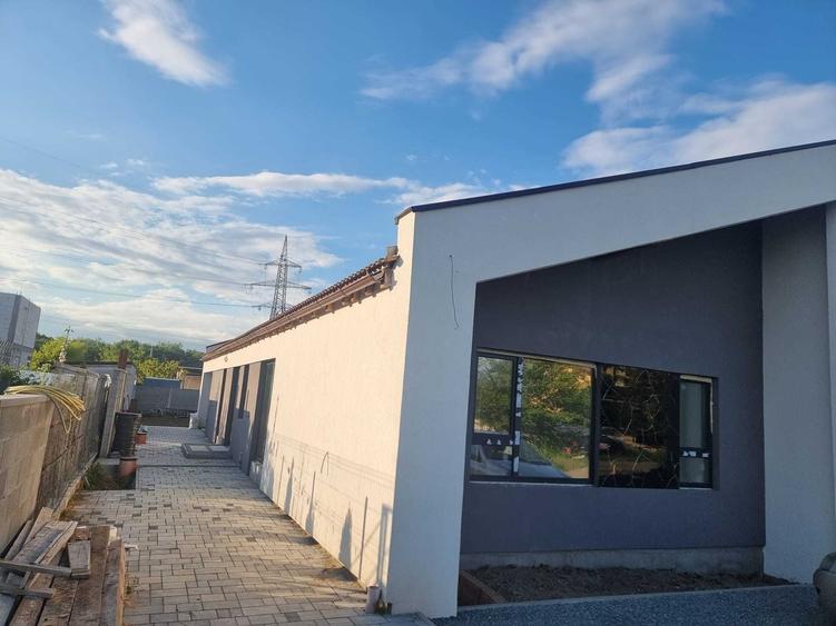 Casă cu 4 camere cu Teren 440 Mp în Ghiroda