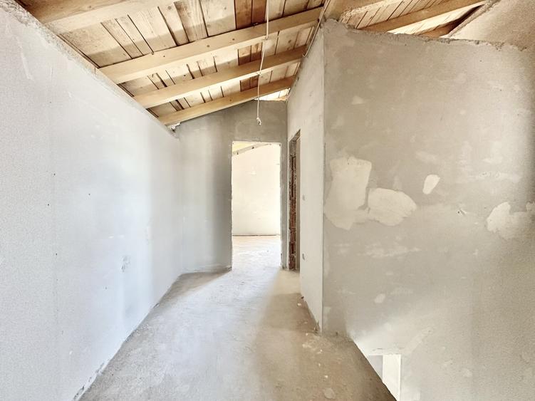 Duplex cu 4 camere cu Canalizare în Moșnița Veche