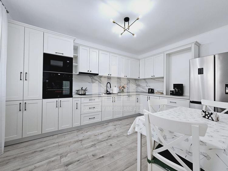 Duplex cu 4 camere cu Canalizare în Cetate