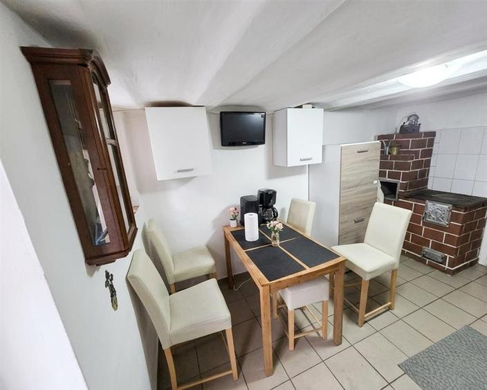 Casă cu 3 camere cu Teren 400 Mp în Central