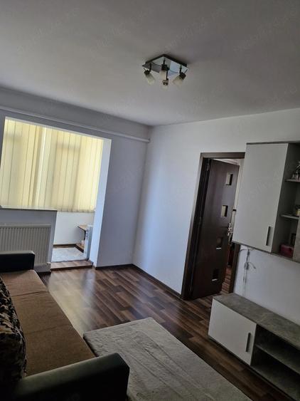 Apartament cu 2 camere semidecomandat în Ostroveni