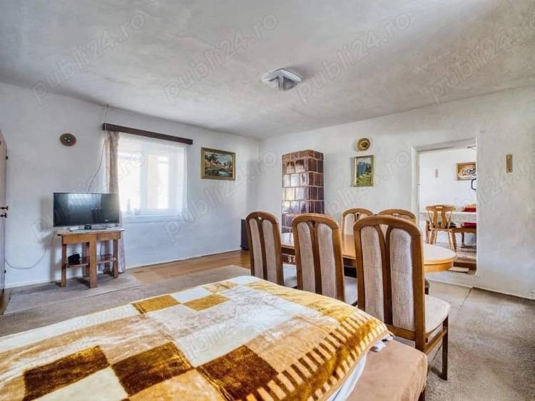 Casă cu 4 camere cu Teren 2300 Mp în Central