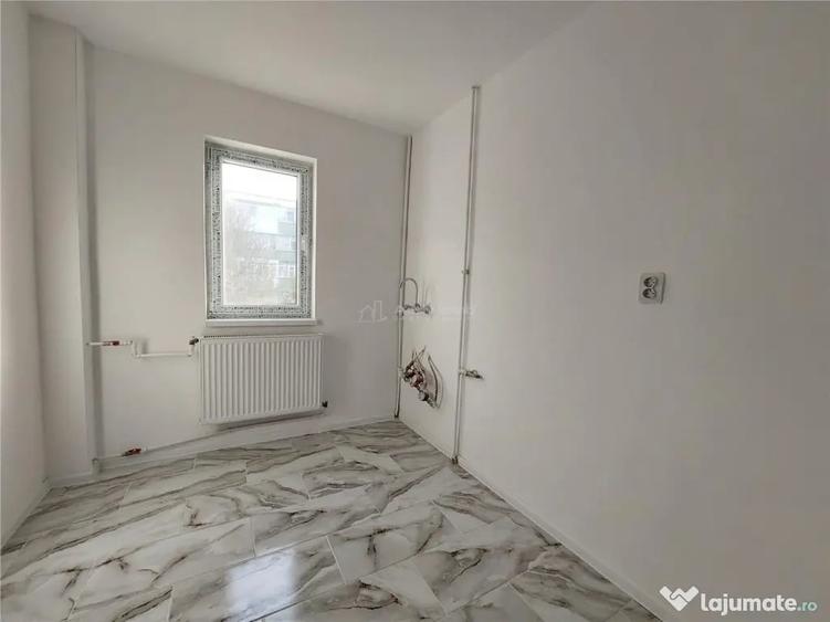 Apartament cu 3 camere semidecomandat în Central