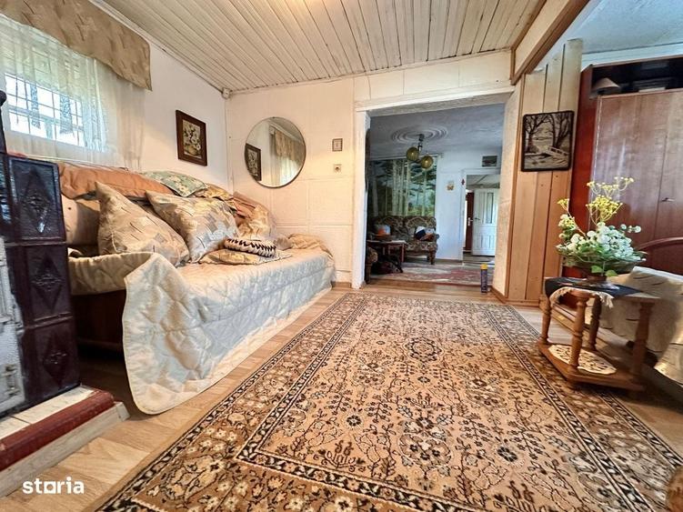 Casă cu 3 camere în Colțu de Jos