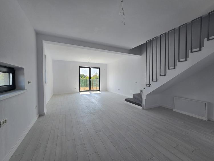 Vila tip duplex - 3 camere -2 bai - pod - incalzire in pardoseala-15 min de RATB - 11