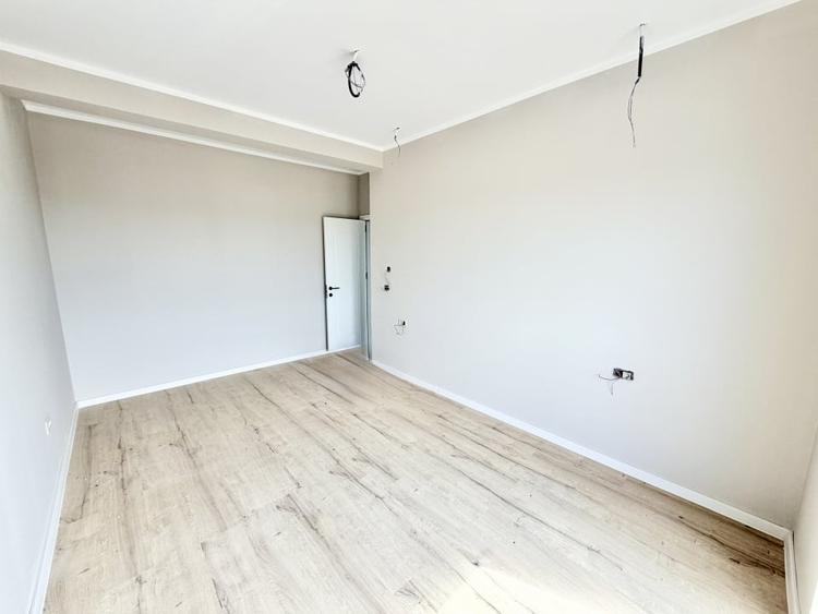 Duplex despartit prin camera tehnica - 4 camere - Mosnita - 8