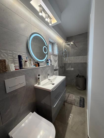 Apartament cu 2 camere decomandat, mobilat în Central