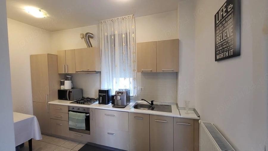 Apartament cu 3 camere semidecomandat în Exterior Vest