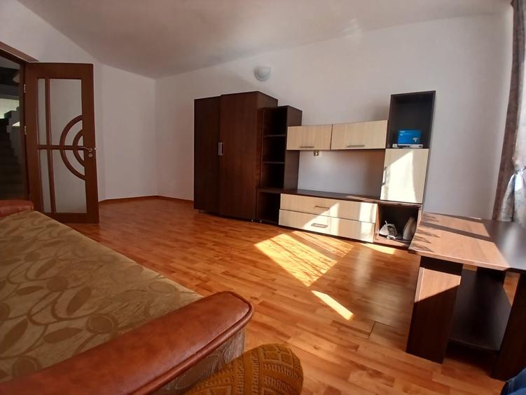 Casa spatioasa P+M cu teren generos - Agigea, Zona Stadion - 5