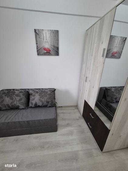 Ap. 2 camere , decomandat , loc de parcare - Giroc - 9