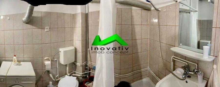 Garsoniera decomandata etaj1 curte Sibu str.9 Mai - 5