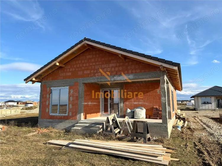 CASA PLAN PARTER | TEREN 300 MP | ZONA CIHEI - 3