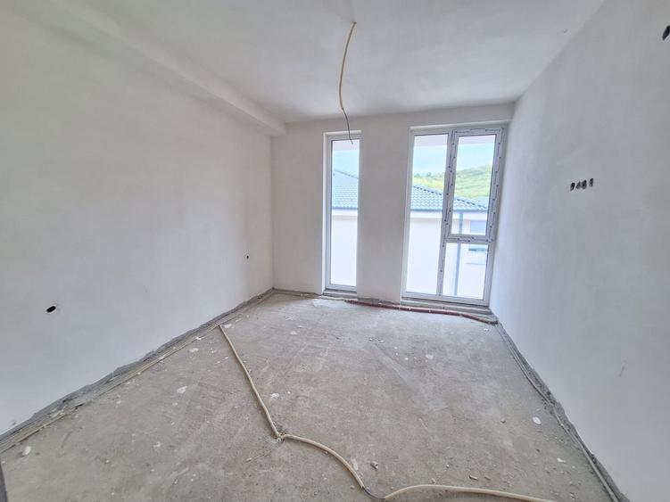 Duplex nou, 115 mp, 2 balcoane, terasa,Dezmir, zona str. Criseni/Bonas - 9