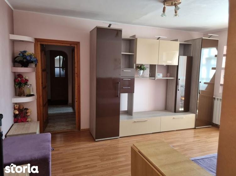 Apartament cu 3 camere semidecomandat în Bistrița Lac