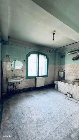 Apartament cu 4 camere decomandat în Centrul Istoric