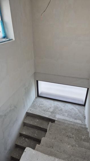 Casă individuală cu 5 camere cu Garaj în 1 Decembrie