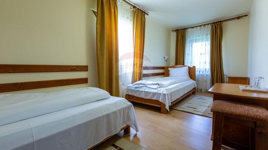 Hotel / Pensiune cu 10 camere de vanzare/Vama Buzaului - 9