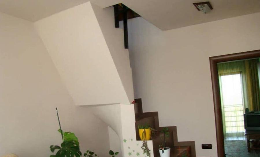 Casa P+1 Militari - 10 min de mers pana la Metrou Pacii - 10