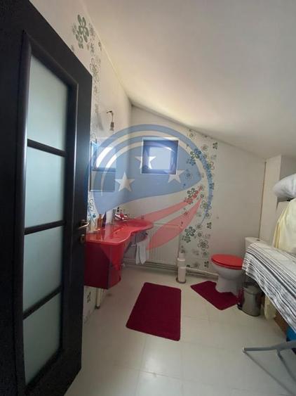 CASA DEOSEBITA APROAPE DE PROMENADA IN EUROCARTIER - 11