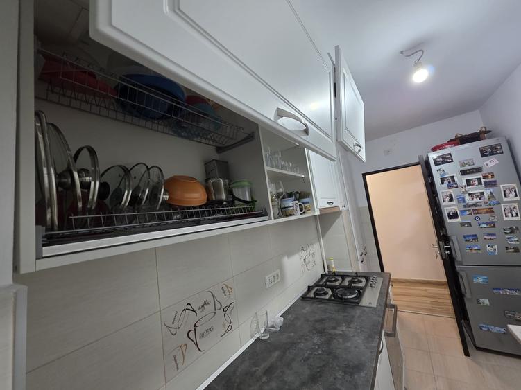 Vand apartament 3 camere decomandat Tractorul cu loc de parcare - 3