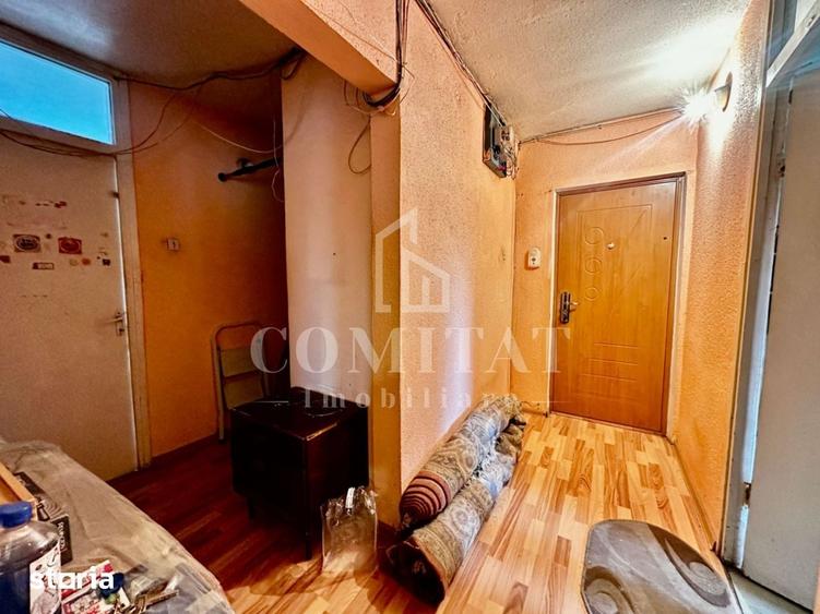 Apartament cu 4 camere decomandat în Dâmbul Rotund
