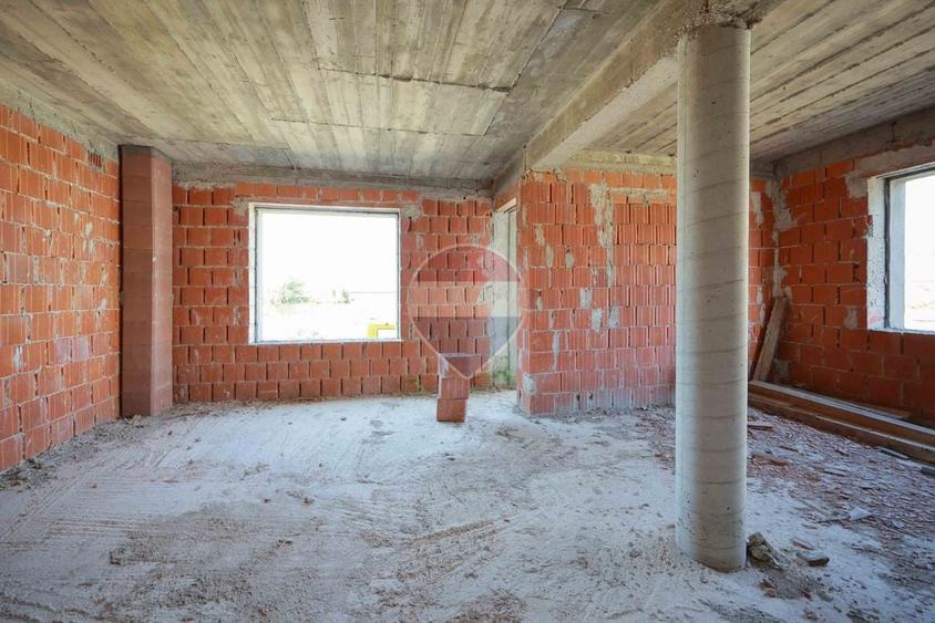 Casă cu 4 camere cu Teren 161 Mp în Central