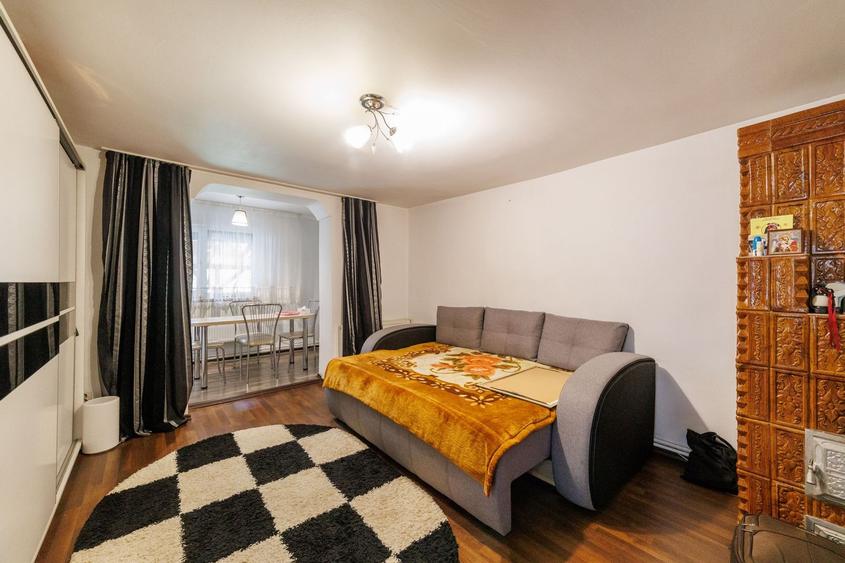Casă cu 3 camere cu Canalizare în Câmpului