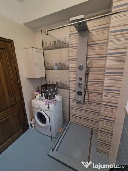 Apartament cu 3 camere semidecomandat, mobilat în Ultracentral