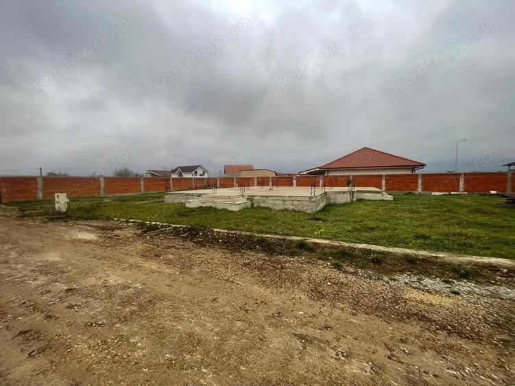 Teren intravilan, fundatie proiect casa, gard si utilitati-Zona Cheriu - 5