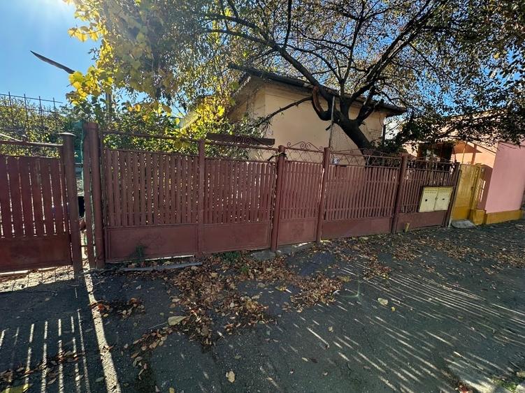 Casa bătrânească și teren - 1