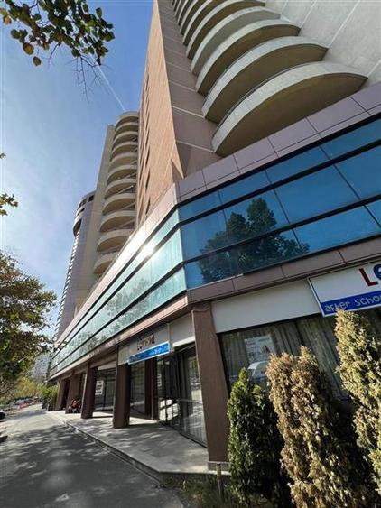 Vanzare Spatiu comercial stradal - Parter si Mezanin - 900 mp - 23