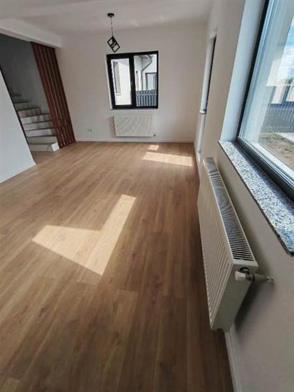 Casă cu 4 camere cu Teren 225 Mp în Prelungirea Ghencea