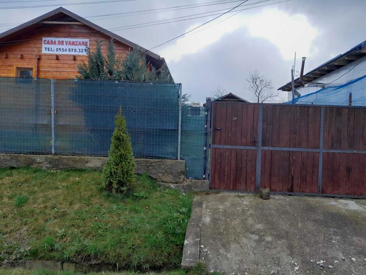 curte si casa de lemn moderna - 2