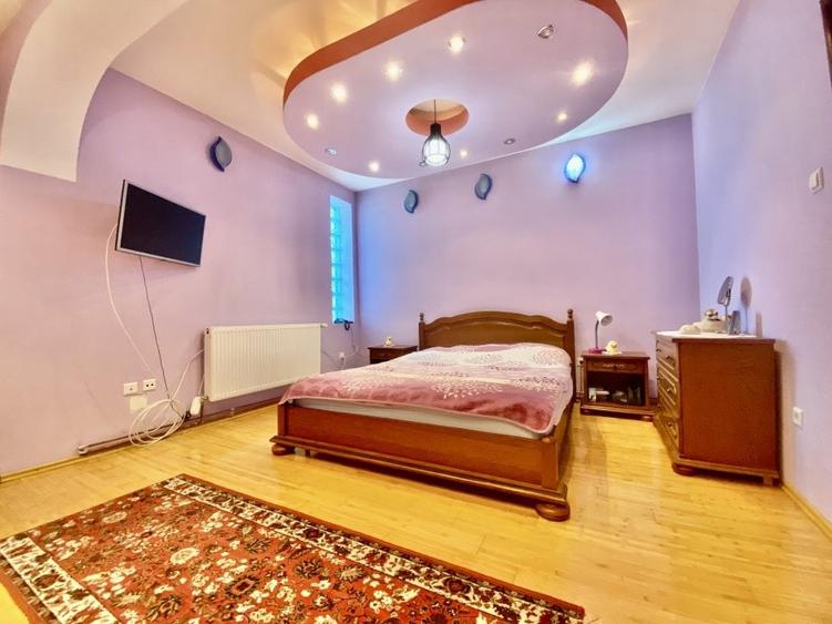 Urgent/Vânzare Casa/Vila, 4+ camere, teren 346 mp,  Targoviste, zona Micro 4 - 24