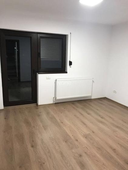 Casă cu 4 camere în Central Casă cu 4 camere în Central
