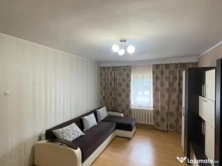 Apartament de vanzare, cu 3 camere decomandat, 68 mp, parter - 3