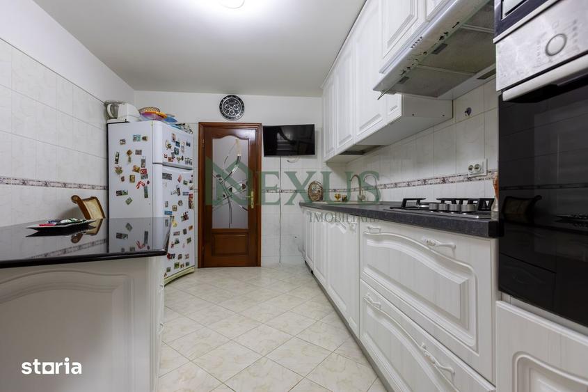 Apartament cu 4 camere decomandat în Mioriței