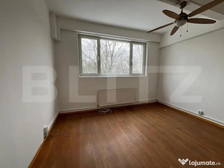 Spa?iu birou, 90 mp, zona Pia?a 1 Mai - 3