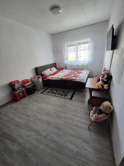 Apartament de vanzare - 4