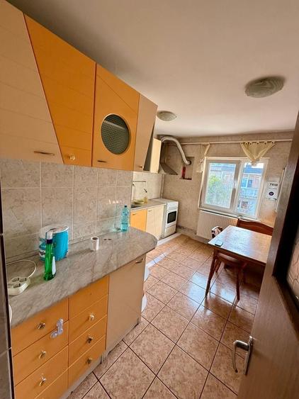 3 camere de inchiriat Apusului - 4