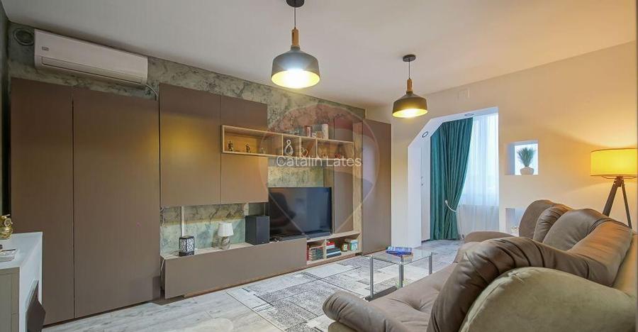 Apartament cu 3 camere de vanzare, Florilor Ra?nov
