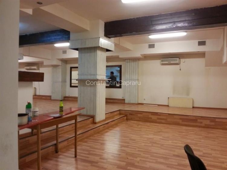 Vanzare cladire pretabila restaurant sau birouri